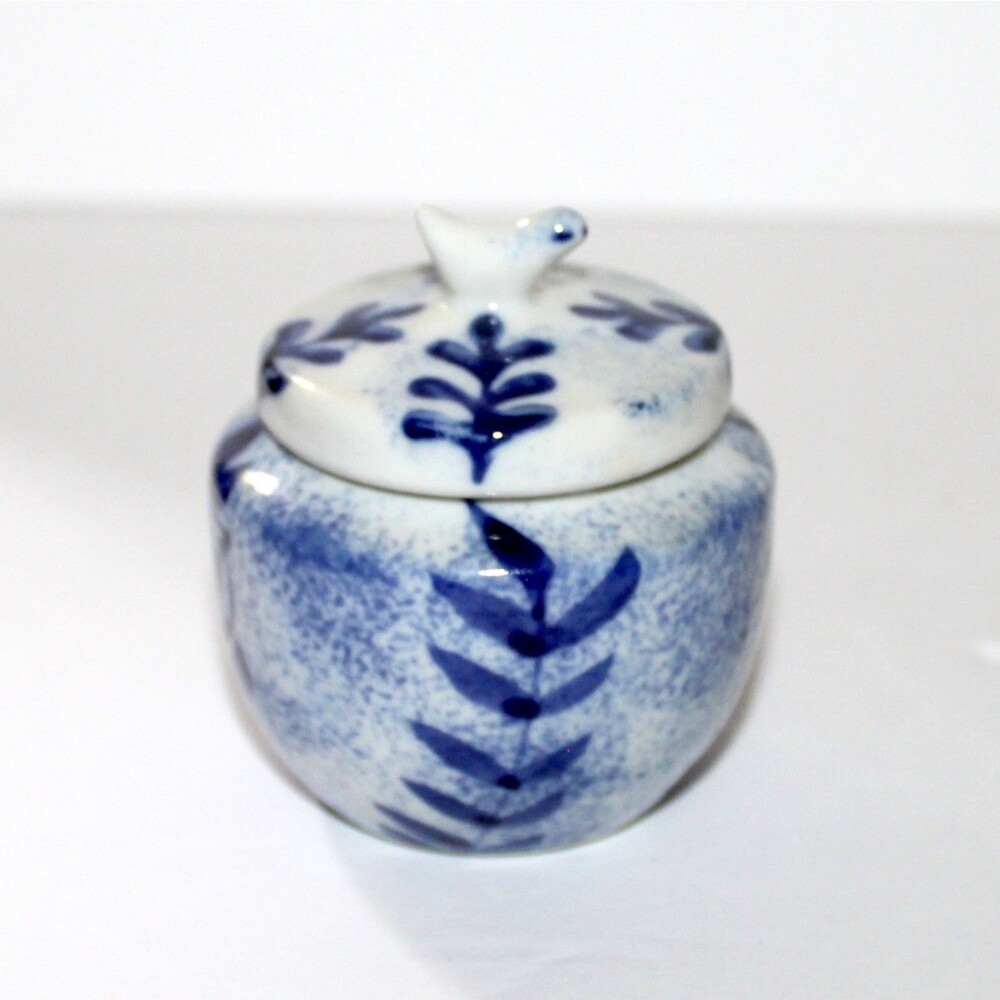 Small Ceramic Box white blue Bird trinket spice ginger China